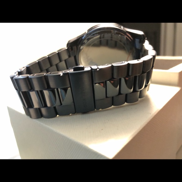 MK8538 Michael Kors Watch - Picture 8 of 9